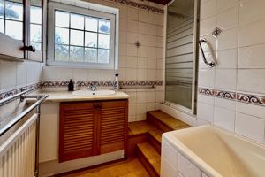 Photo 11- click for photo gallery